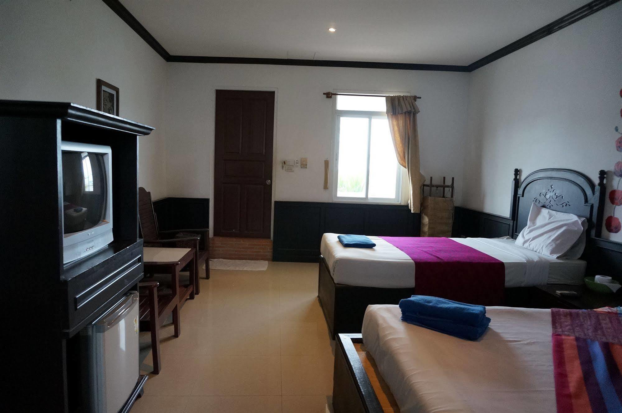 Sand Inn Hotel Hostel Hua Hin
